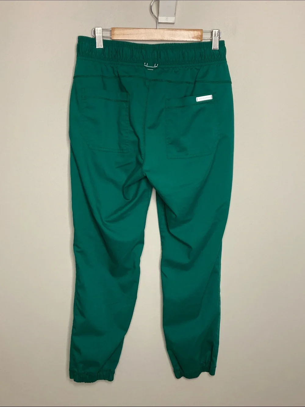 Women’s Revolution Hunter Green Elastic Waist Scrub Pants, Size Medium Short